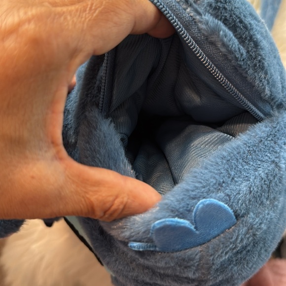 Stitch Plush Backpack 🎒 - Picture 3 of 5